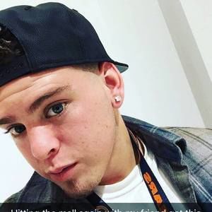 Meet your Posher, Daniel